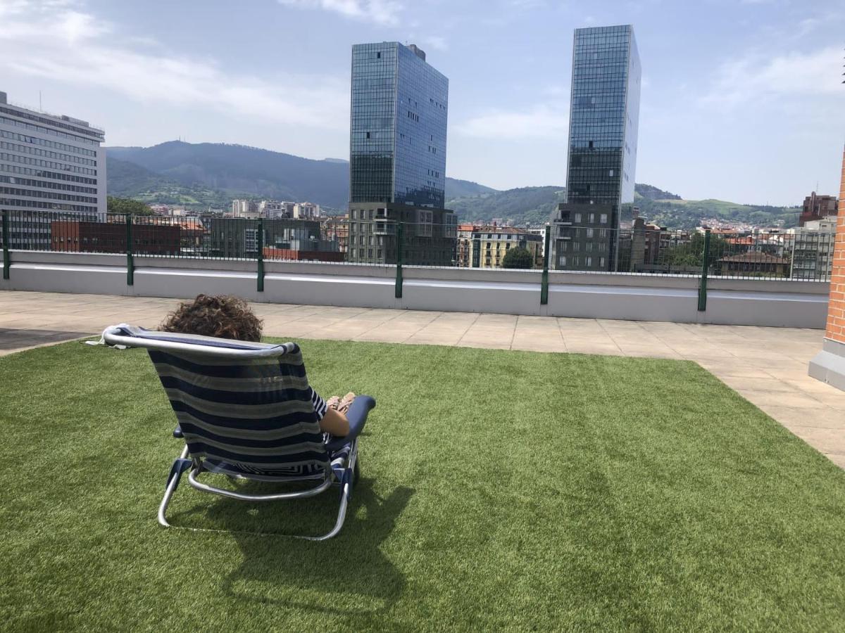 Apartamento Frente Al Guggenheim. Urbanizacion De Lujo En El Centro Билбао Екстериор снимка